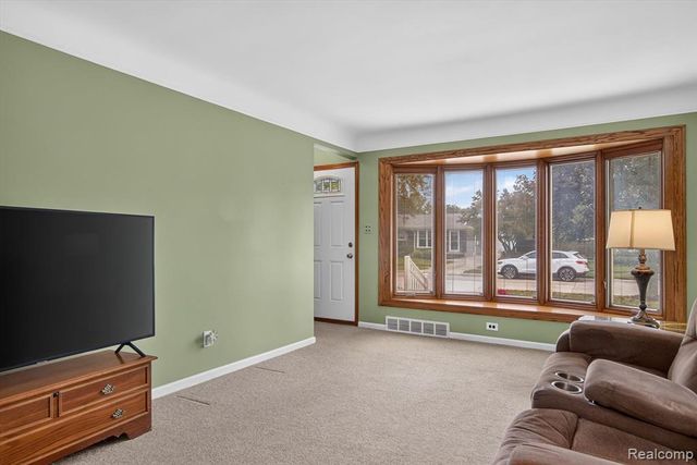 3387 Norwood Drive, Trenton, MI 48183