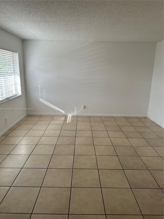 5180 NE 6th Ave 616, Oakland Park, FL 33334