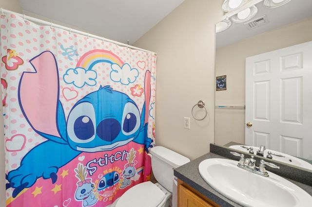 3 Autumn Dr, Wareham, MA 02576