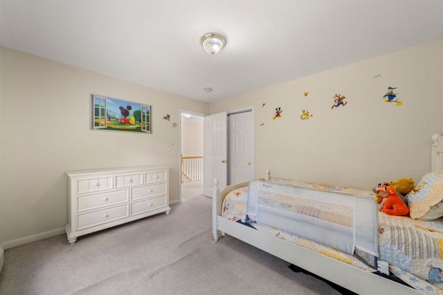 3 Autumn Dr, Wareham, MA 02576