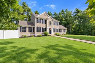 3 Autumn Dr, Wareham, MA 02576