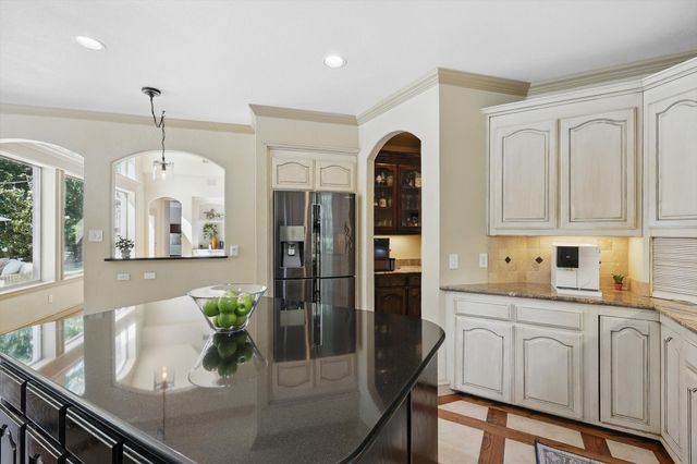 200 Mosswood Drive, Argyle, TX 76226