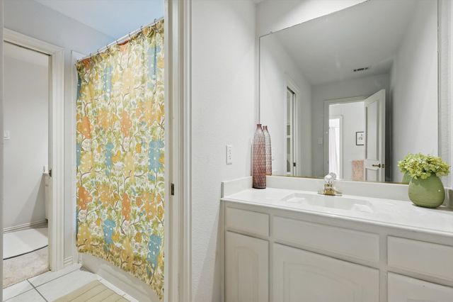 200 Mosswood Drive, Argyle, TX 76226