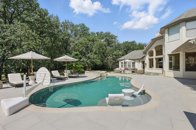 200 Mosswood Drive, Argyle, TX 76226