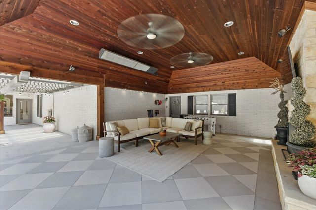 200 Mosswood Drive, Argyle, TX 76226