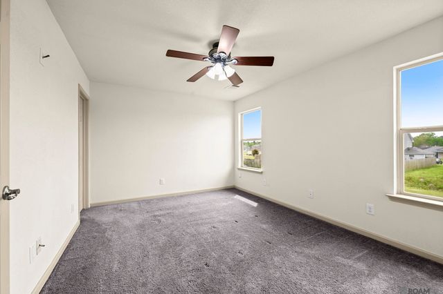 35055 Madisonville Dr, Denham Springs, LA 70706