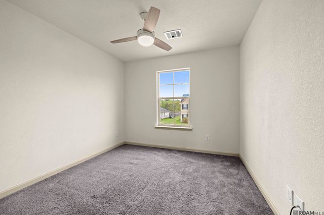 35055 Madisonville Dr, Denham Springs, LA 70706