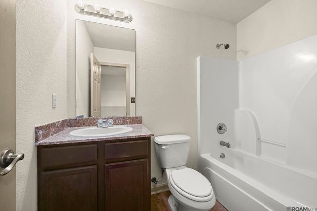 35055 Madisonville Dr, Denham Springs, LA 70706