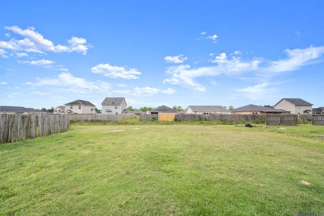 35055 Madisonville Dr, Denham Springs, LA 70706