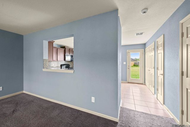 35055 Madisonville Dr, Denham Springs, LA 70706