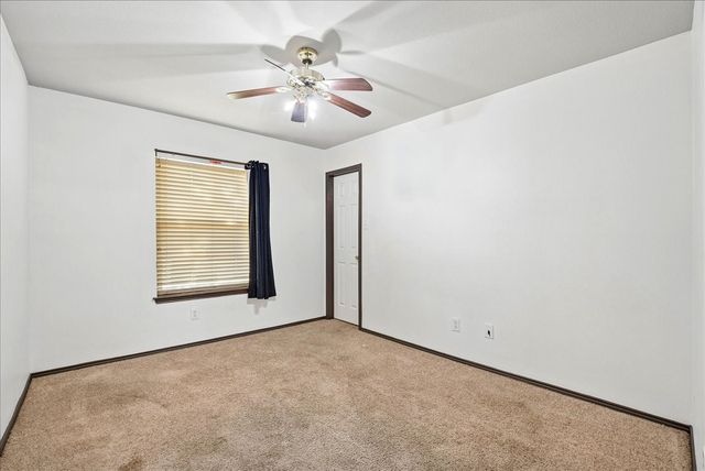 1004 Cedarbrook Circle, Grand Prairie, TX 75052