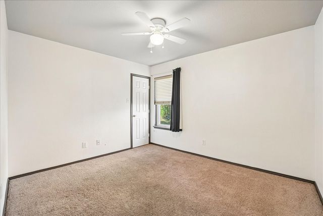 1004 Cedarbrook Circle, Grand Prairie, TX 75052
