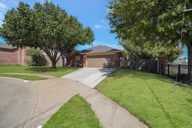 1004 Cedarbrook Circle, Grand Prairie, TX 75052