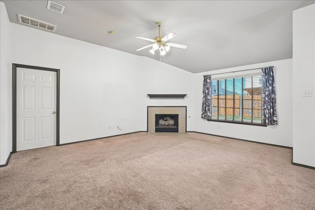 1004 Cedarbrook Circle, Grand Prairie, TX 75052