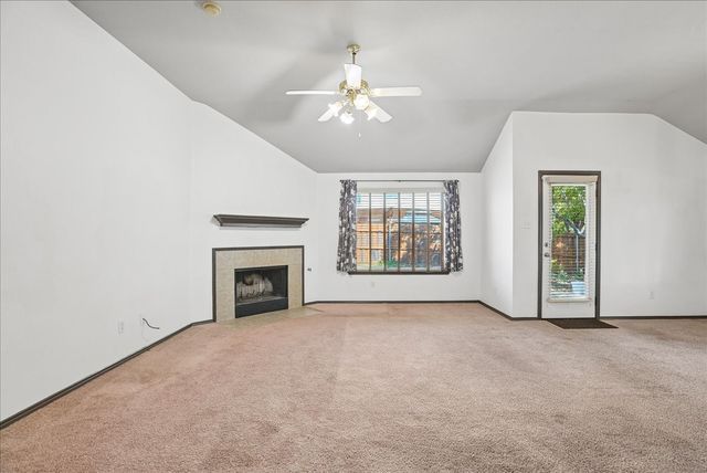 1004 Cedarbrook Circle, Grand Prairie, TX 75052