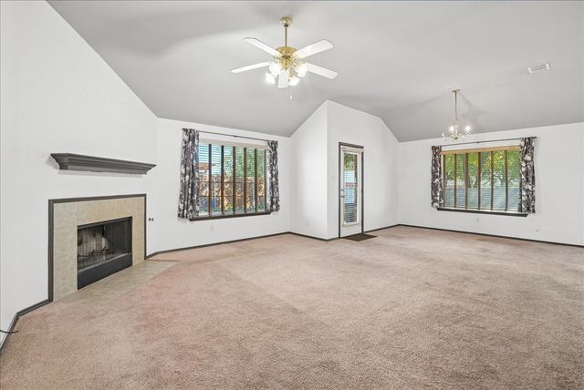 1004 Cedarbrook Circle, Grand Prairie, TX 75052
