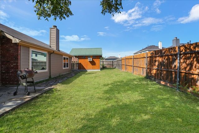 1004 Cedarbrook Circle, Grand Prairie, TX 75052