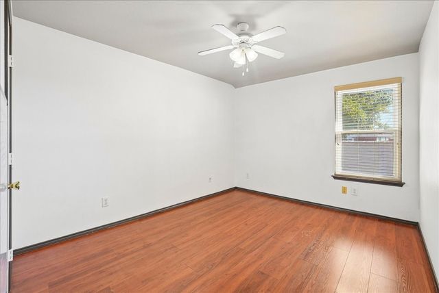 1004 Cedarbrook Circle, Grand Prairie, TX 75052