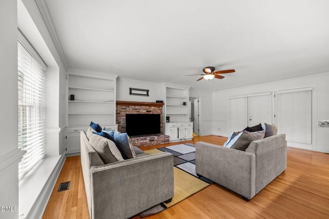 607 Queen Annes Road, Greenville, NC 27858