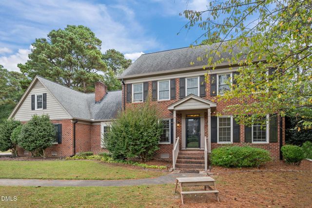 607 Queen Annes Road, Greenville, NC 27858