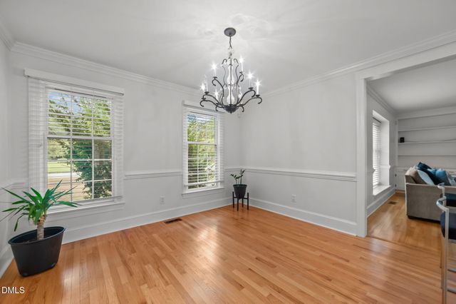 607 Queen Annes Road, Greenville, NC 27858