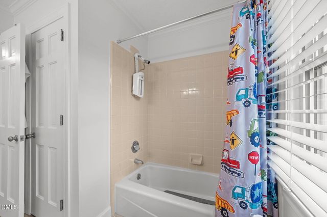 607 Queen Annes Road, Greenville, NC 27858