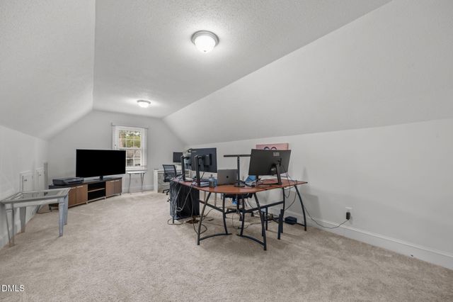 607 Queen Annes Road, Greenville, NC 27858