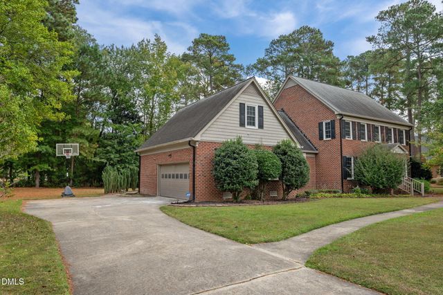 607 Queen Annes Road, Greenville, NC 27858