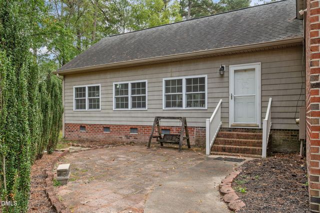 607 Queen Annes Road, Greenville, NC 27858