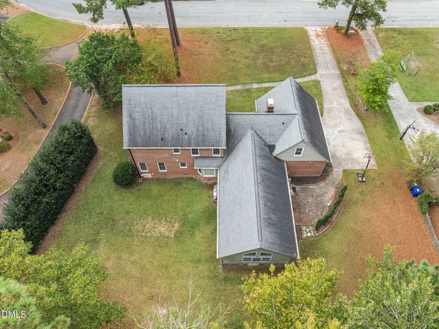 607 Queen Annes Road, Greenville, NC 27858