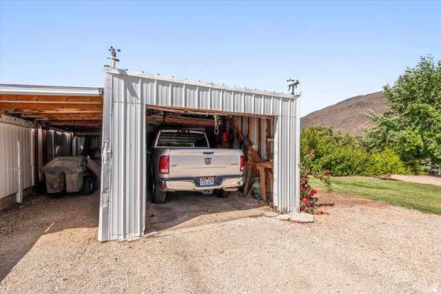 246 W MOUNTAIN CHARM RD, Toquerville, UT 84774