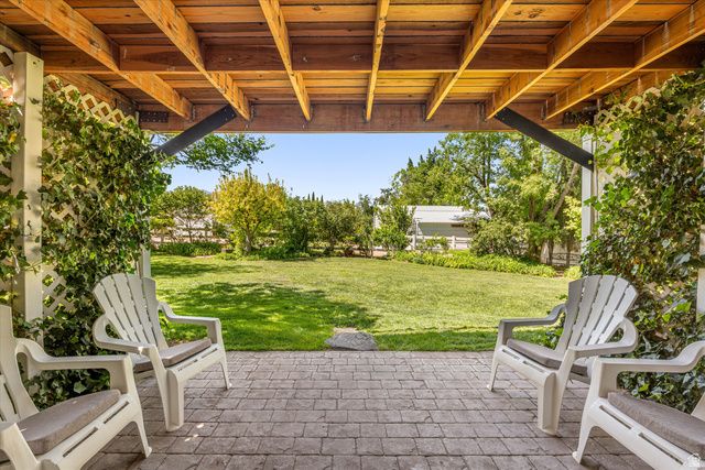 246 W MOUNTAIN CHARM RD, Toquerville, UT 84774