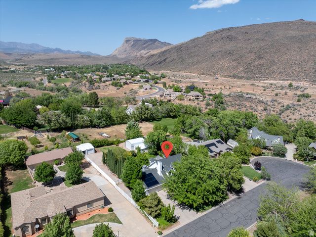 246 W MOUNTAIN CHARM RD, Toquerville, UT 84774