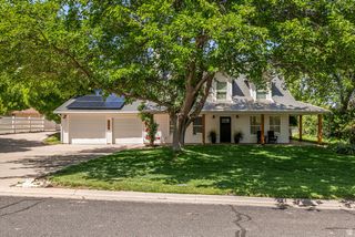 246 W MOUNTAIN CHARM RD, Toquerville, UT 84774