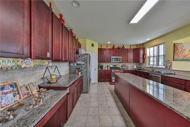 1196 Glassywing Place, Upper Macungie Twp, PA 18031