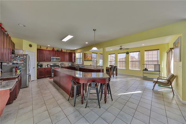 1196 Glassywing Place, Upper Macungie Twp, PA 18031