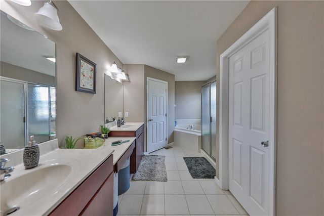 1196 Glassywing Place, Upper Macungie Twp, PA 18031
