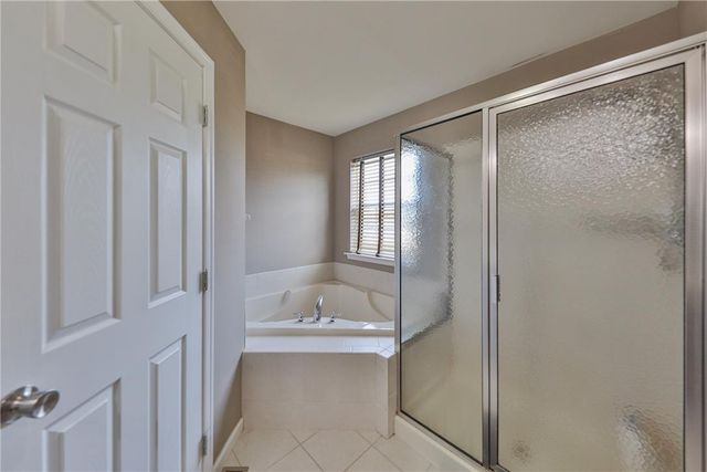 1196 Glassywing Place, Upper Macungie Twp, PA 18031