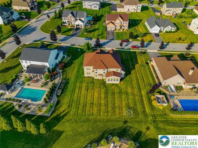 1196 Glassywing Place, Upper Macungie Twp, PA 18031