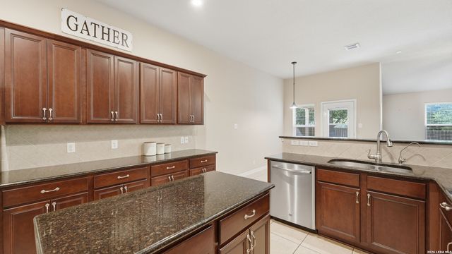 13511 BILTMORE LKS, Live Oak, TX 78233
