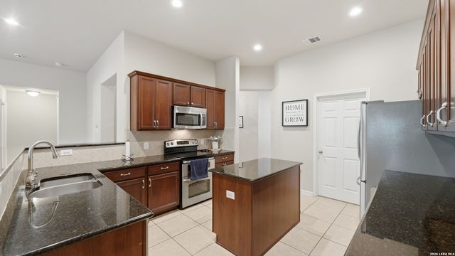 13511 BILTMORE LKS, Live Oak, TX 78233