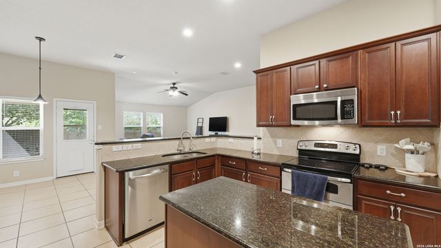 13511 BILTMORE LKS, Live Oak, TX 78233