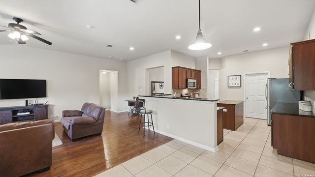 13511 BILTMORE LKS, Live Oak, TX 78233