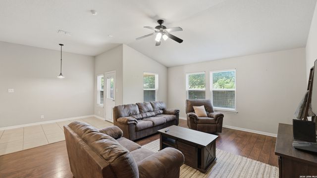 13511 BILTMORE LKS, Live Oak, TX 78233