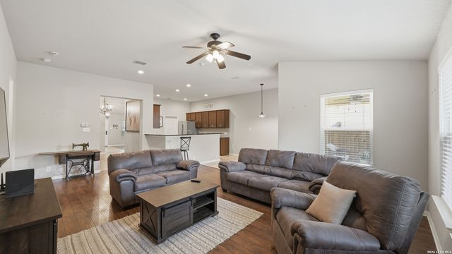 13511 BILTMORE LKS, Live Oak, TX 78233