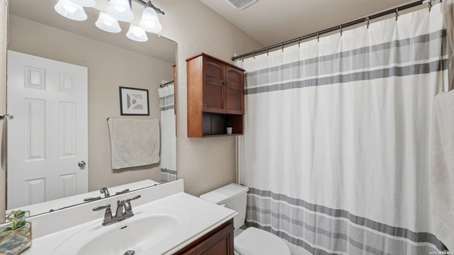 13511 BILTMORE LKS, Live Oak, TX 78233