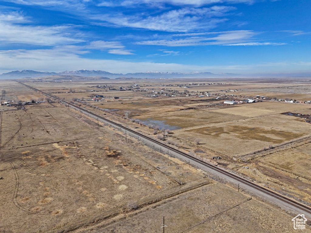 Image 6 of property listing at 7500 W, Ogden, UT 84404