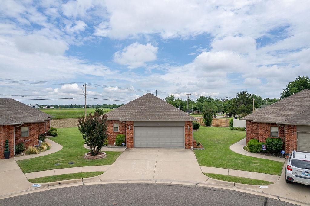 4 SW 92nd Place, Oklahoma City, OK 73139