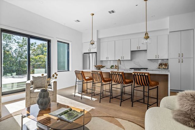 125 Addison Street 6, Boston, MA 02128