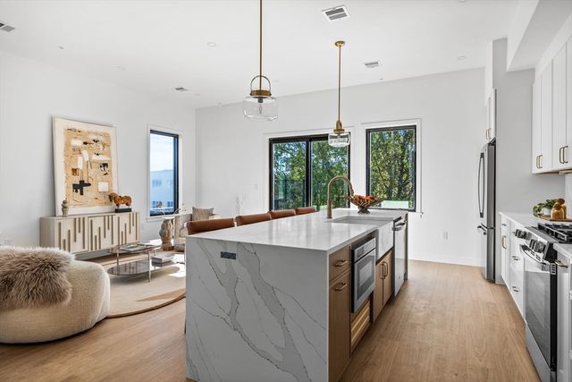 125 Addison Street 6, Boston, MA 02128